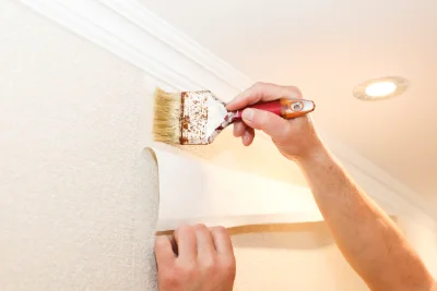 Pose de papier peint au Merlerault — revêtements muraux et toiles de verre
